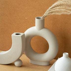 Nordic Ceramic Vase | فازة سيراميك نورديك 🏺✨