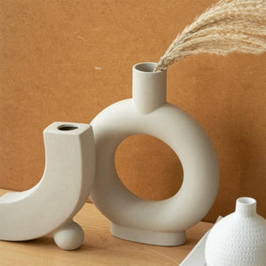 Nordic Ceramic Vase | فازة سيراميك نورديك 🏺✨
